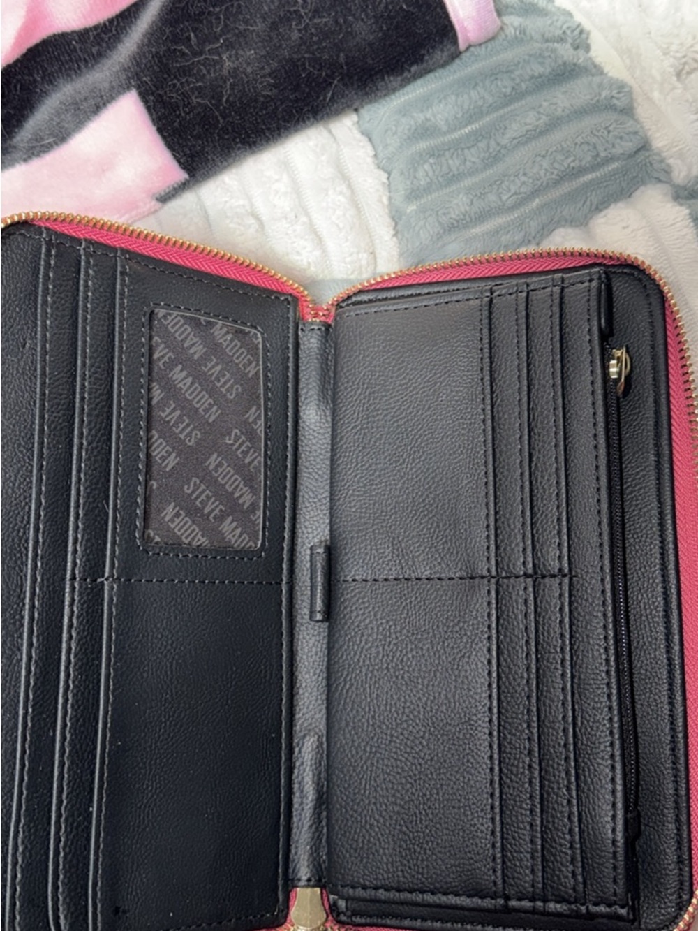 Steve Madden Black Wallet with Pink Edge and Gold Zip